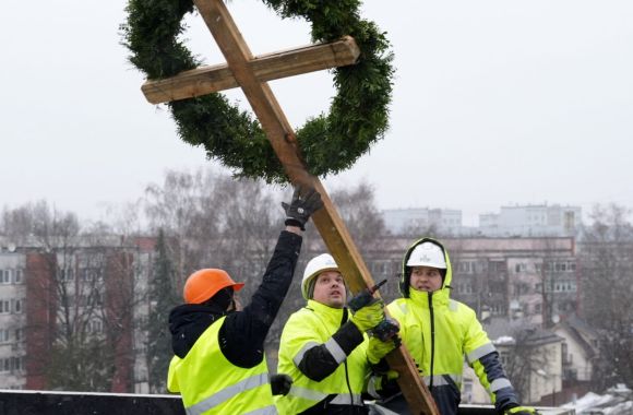 Jaunajā projektā Pillar Dārzciema liepas nosvinēti spāru svētki