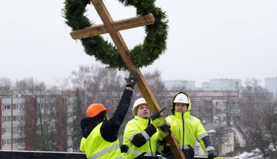 Jaunajā projektā Pillar Dārzciema liepas nosvinēti spāru svētki